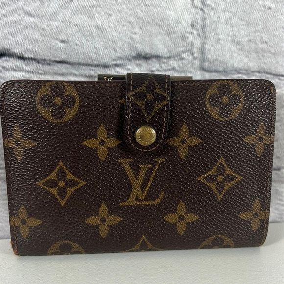 Louis Vuitton Handbags - Authenticated Vintage Louis Vuitton Viennois Wallet